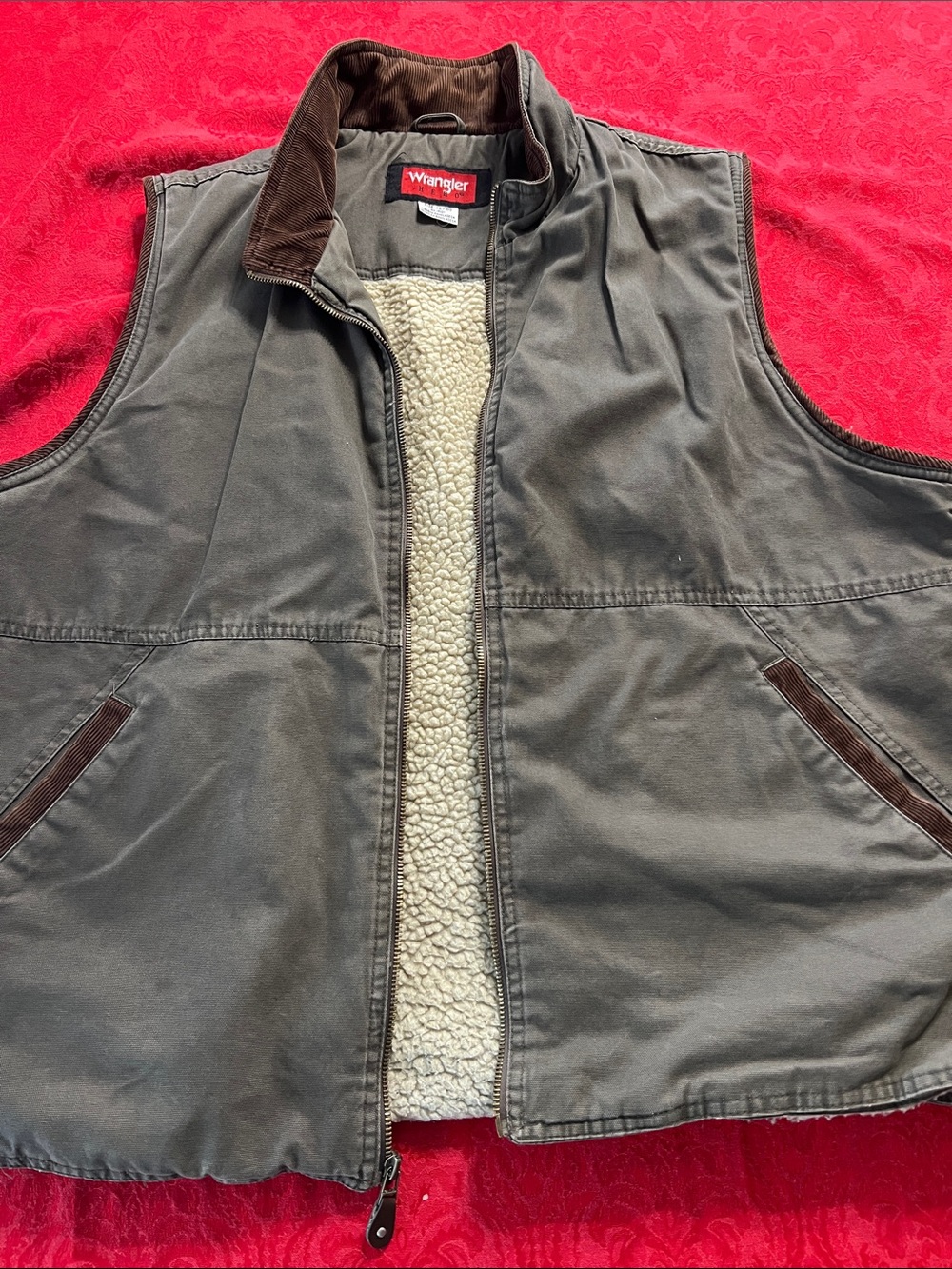Wrangler Hero Men’s XL Brown Gray Sherpa Lined Utility Vest Workwear Western